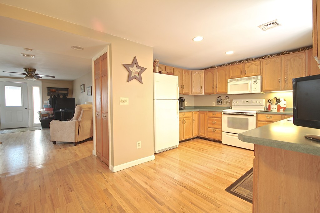 75 Overlook Road Weymouth, MA 02189 - Photo 2 of 17 Gallery Image 2
