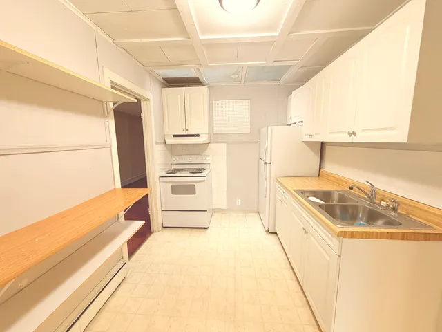 $975 | 134 West State Street, Unit 3, Sycamore, IL 60178