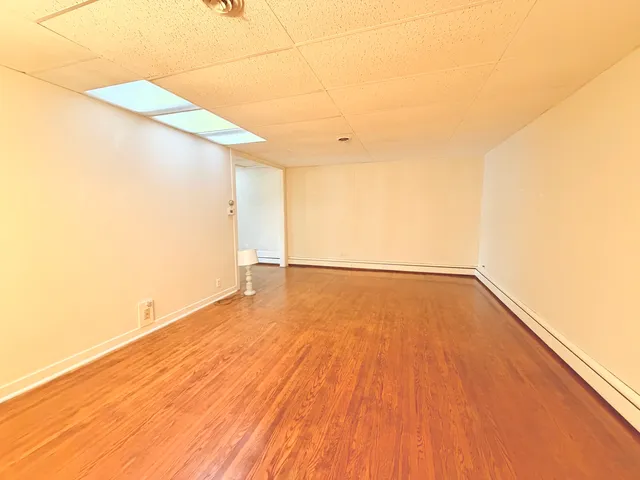 $975 | 134 West State Street, Unit 3, Sycamore, IL 60178