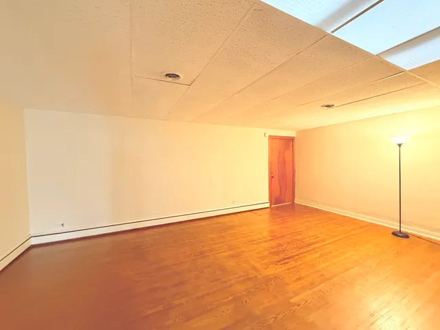 $975 | 134 West State Street, Unit 3, Sycamore, IL 60178