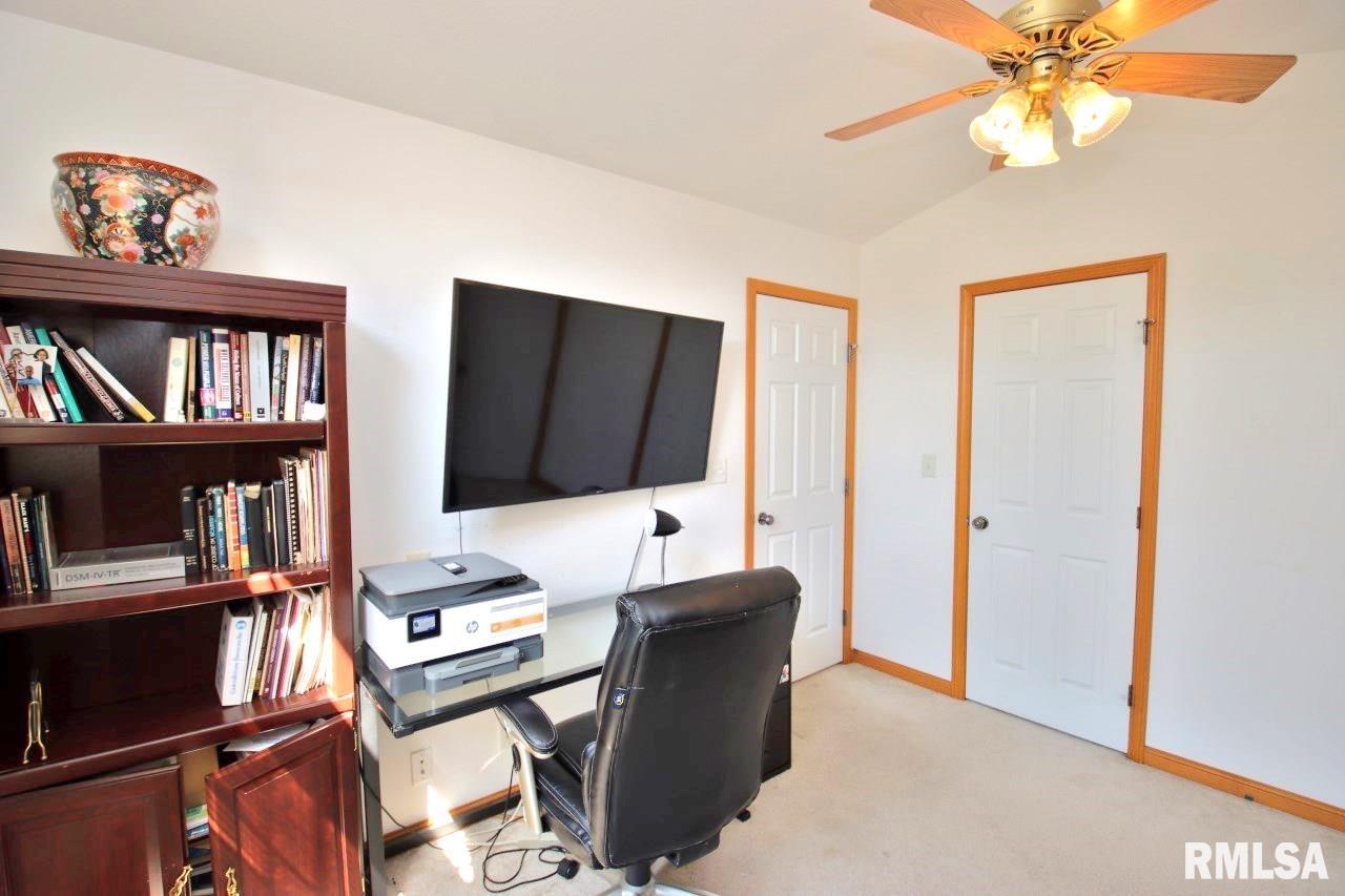 1725 West Geneva Road Peoria, IL 61615 - Photo 17 of 38 Gallery Image 17