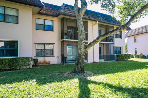 $2,100 | 10557 Northwest 10th Street, Unit 101, Pembroke Pines, FL 33026