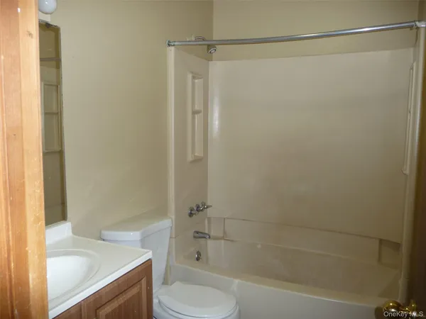 $2,500 | 39 Cedar Court, Middletown, NY 10940