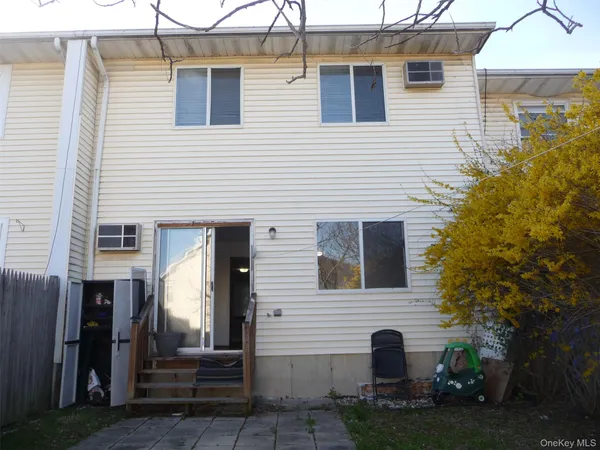 $2,500 | 39 Cedar Court, Middletown, NY 10940