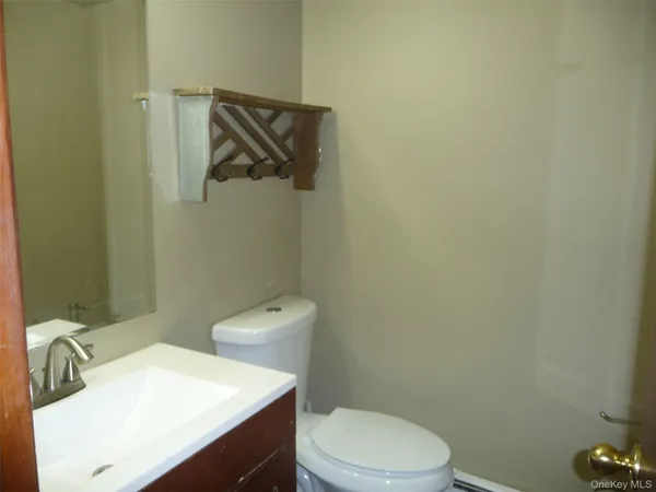 $2,500 | 39 Cedar Court, Middletown, NY 10940