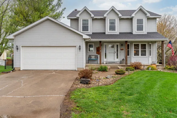$369,900 | 308 East Brownlie Lane, Long Grove, IA 52756