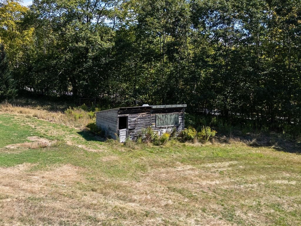 147 Middle Road Deerfield, NH 03037 - Photo 12 of 55