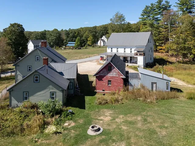 $899,900 | 147 Middle Road, Deerfield, NH 03037