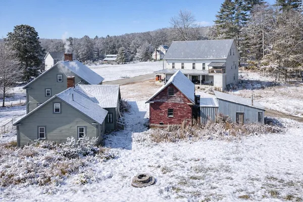 $799,900 | 147 Middle Road, Deerfield, NH 03037