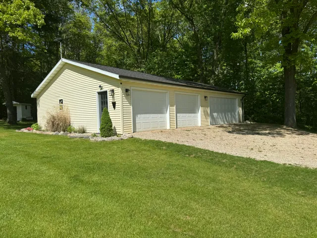 $519,900 | 5020 Roundtree Drive, Middleville, MI 49333