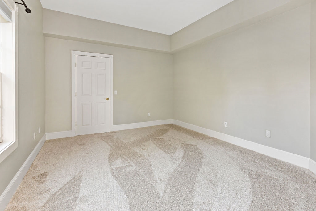 7 Chester Road, Unit 301 Derry, NH 03038 - Photo 14 of 32