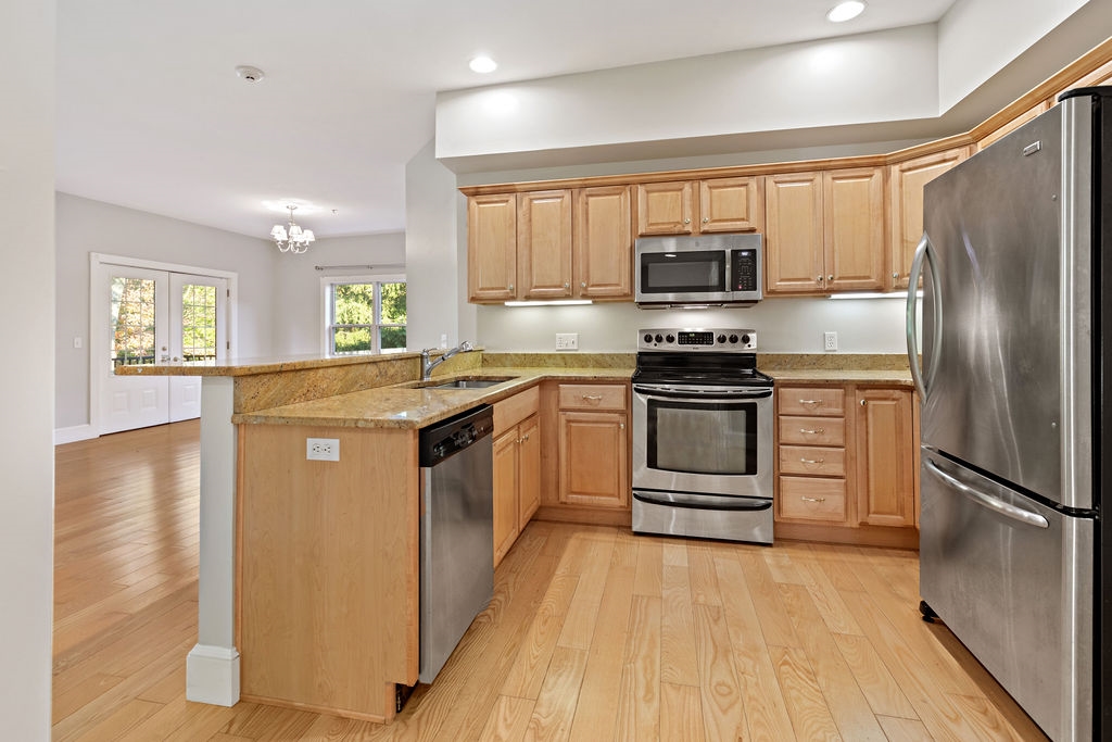7 Chester Road, Unit 301 Derry, NH 03038 - Photo 8 of 32