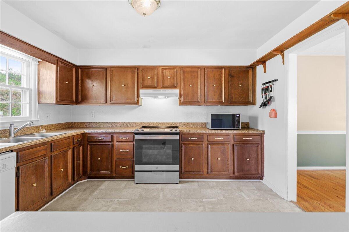 59 Silverbirch Drive Blue Ridge, VA 24064 - Photo 11 of 35 11-59 Silverbirch Dr-11
