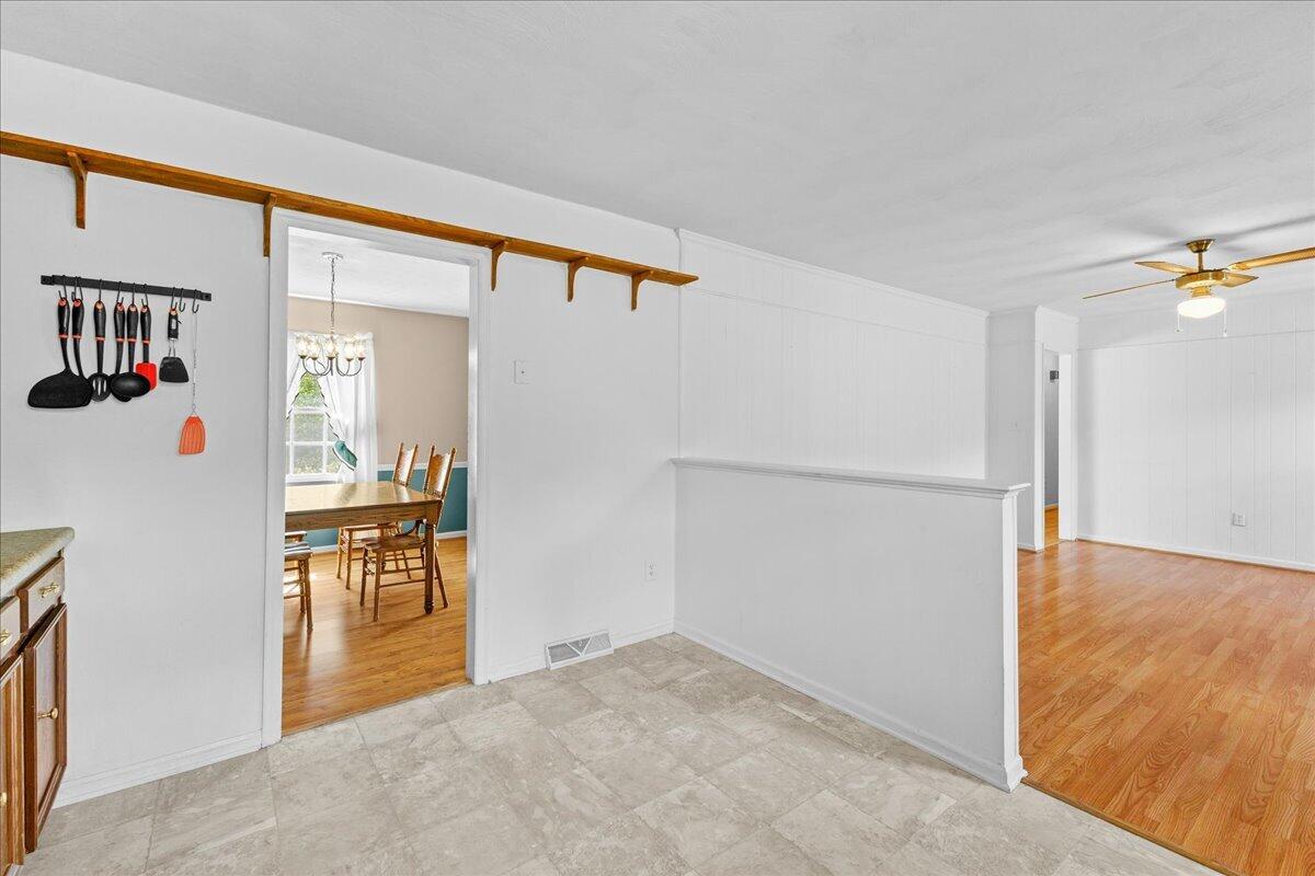 59 Silverbirch Drive Blue Ridge, VA 24064 - Photo 10 of 35 10-59 Silverbirch Dr-10