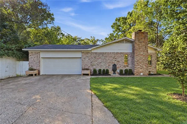 $535,000 | 15995 Viney Grove Road, Fayetteville, AR 72704