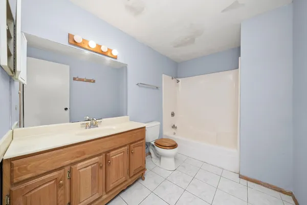 $247,500 | 152 Oakhurst Road, Matteson, IL 60443