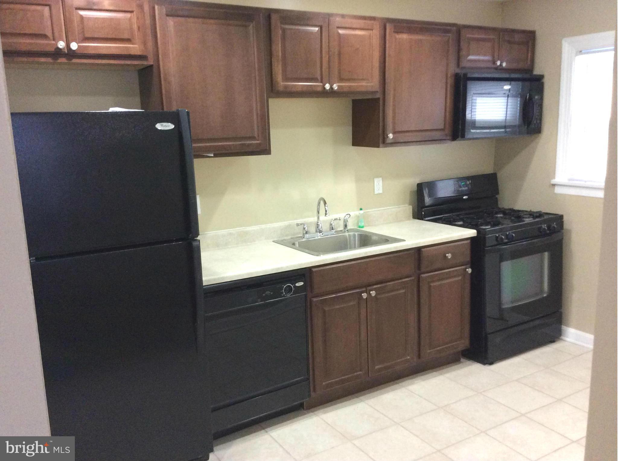 4530 Pen Lucy Road Baltimore, MD 21229 - Photo 11 of 26 Kitchen