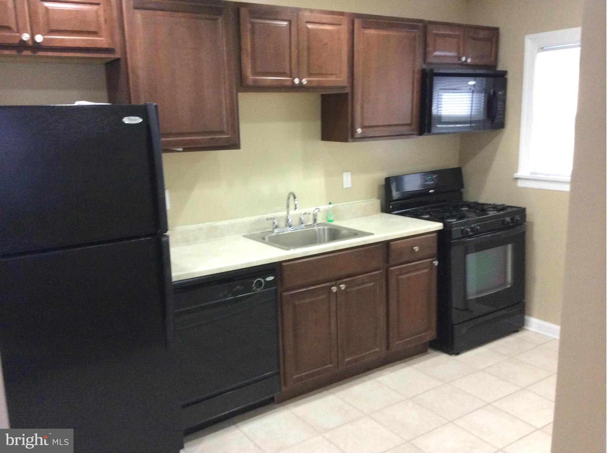 4530 Pen Lucy Road Baltimore, MD 21229 - Photo 12 of 26 Kitchen