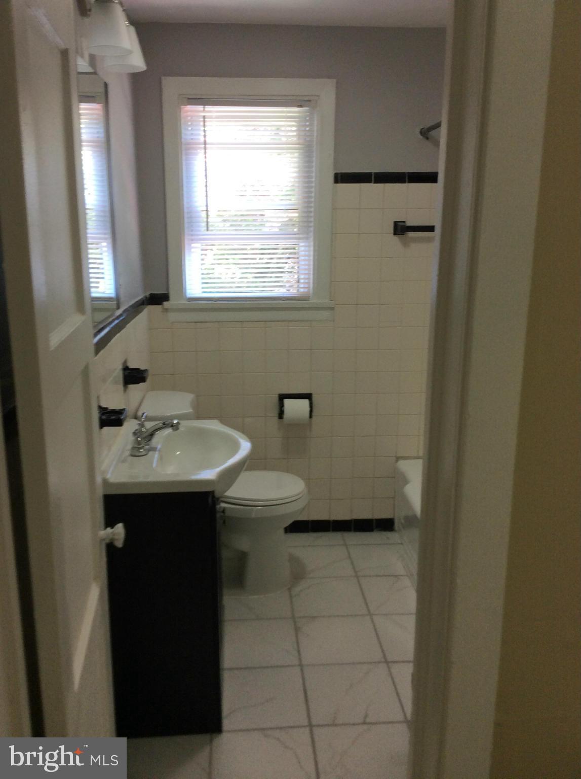 4530 Pen Lucy Road Baltimore, MD 21229 - Photo 18 of 26 Bath