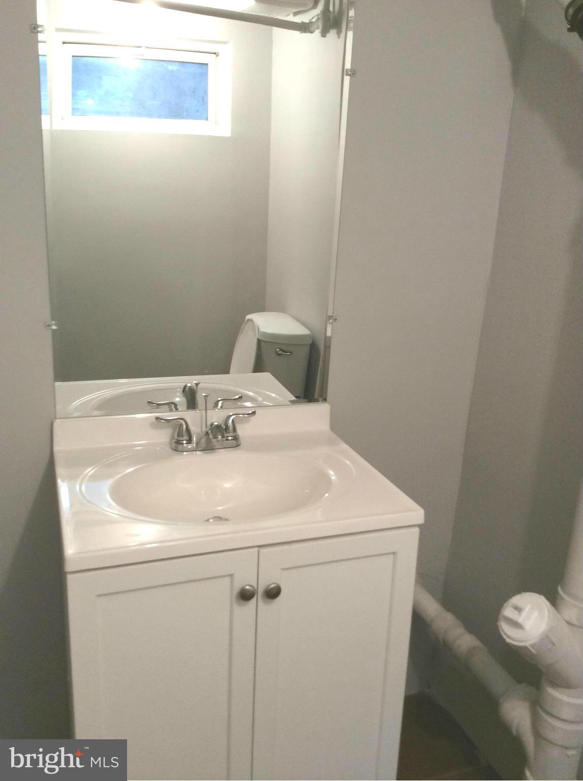4530 Pen Lucy Road Baltimore, MD 21229 - Photo 25 of 26 Bath