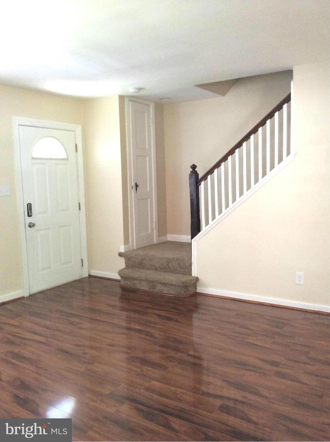 4530 Pen Lucy Road Baltimore, MD 21229 - Photo 4 of 26 Living Room