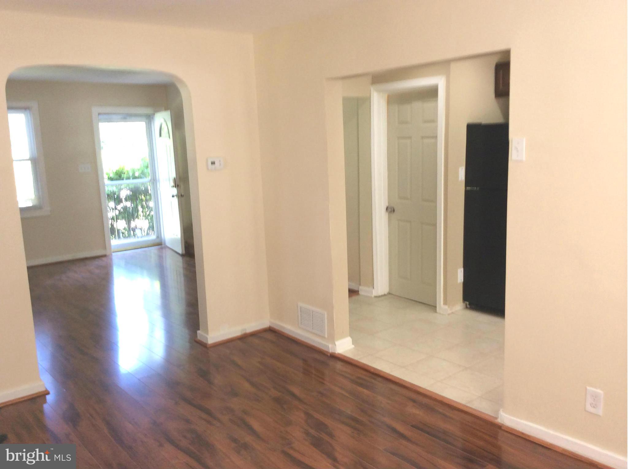 4530 Pen Lucy Road Baltimore, MD 21229 - Photo 7 of 26 Living Room
