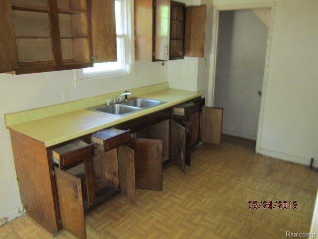 16134 Burt Road Detroit, MI 48219 - Photo 6 of 10 16134 Burt Detroit 052413 (7).JP