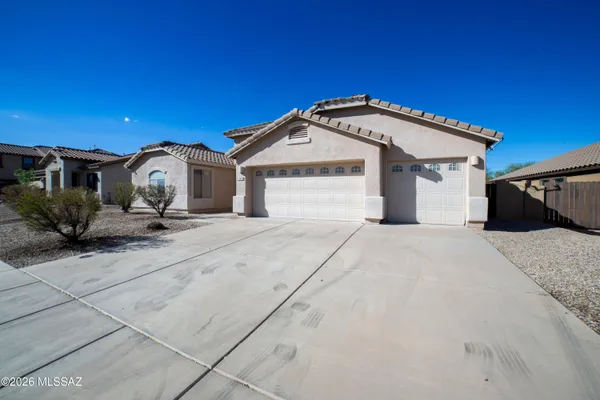 $329,950 | 13947 South Camino Los Picos, Sahuarita, AZ 85629