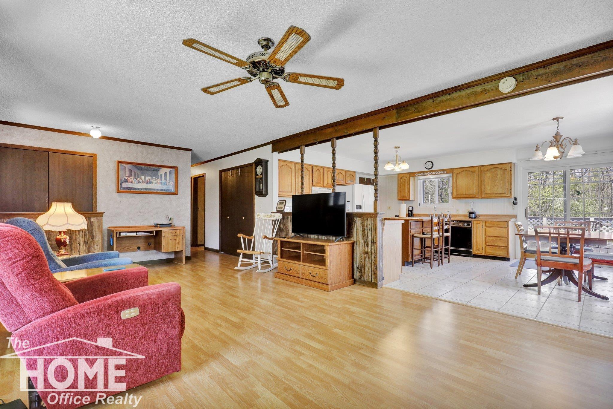 13315 South Duffield Road Byron, MI 48418 - Photo 6 of 36 50140988-8e777067-3da0-487f-a2de-fd7993c5d77f.JPG