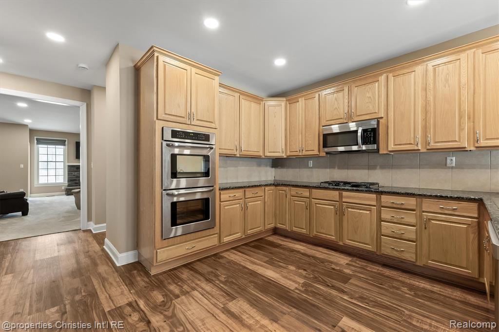 24910 Reeds Pointe Drive Novi, MI 48374 - Photo 15 of 44 Gallery Image 15