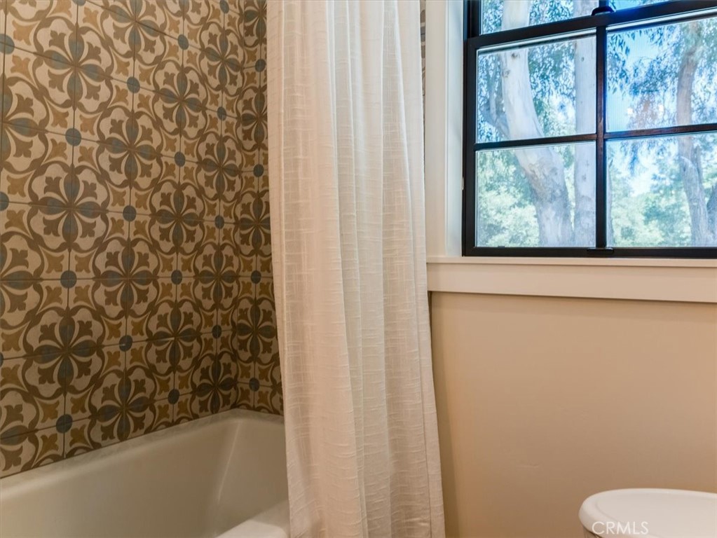 8970 San Marcos Road Atascadero, CA 93422 - Photo 34 of 50 shared bath