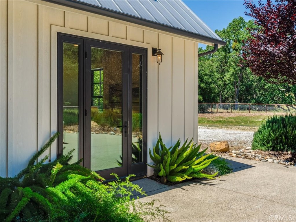 8970 San Marcos Road Atascadero, CA 93422 - Photo 43 of 50 Door to primary suite
