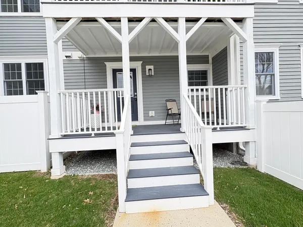 $425,000 | 5 Pomeroy Terrace, Unit 2, Northampton, MA 01060