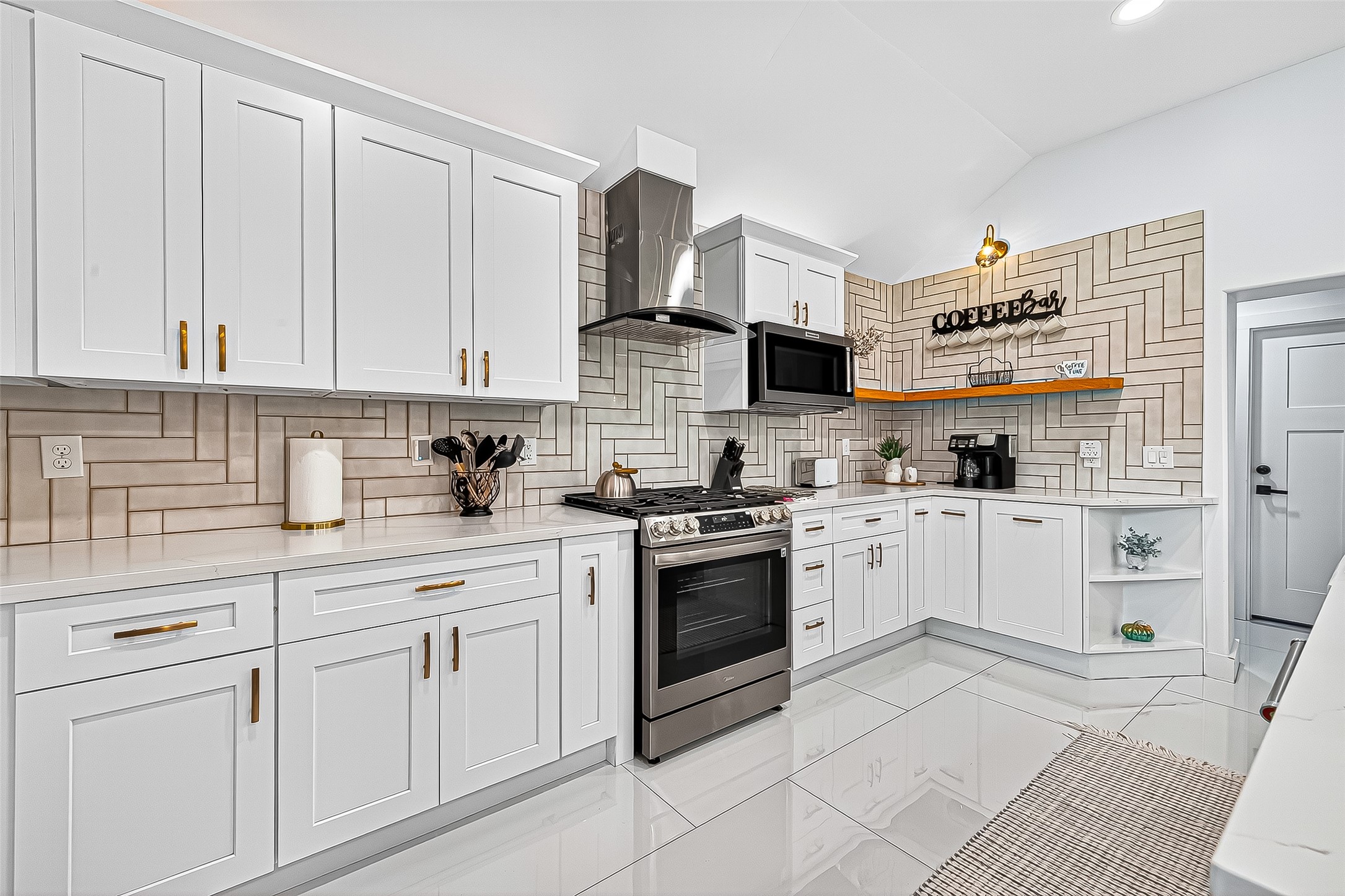 5121 Locust Street Bellaire, TX 77401 - Photo 12 of 43