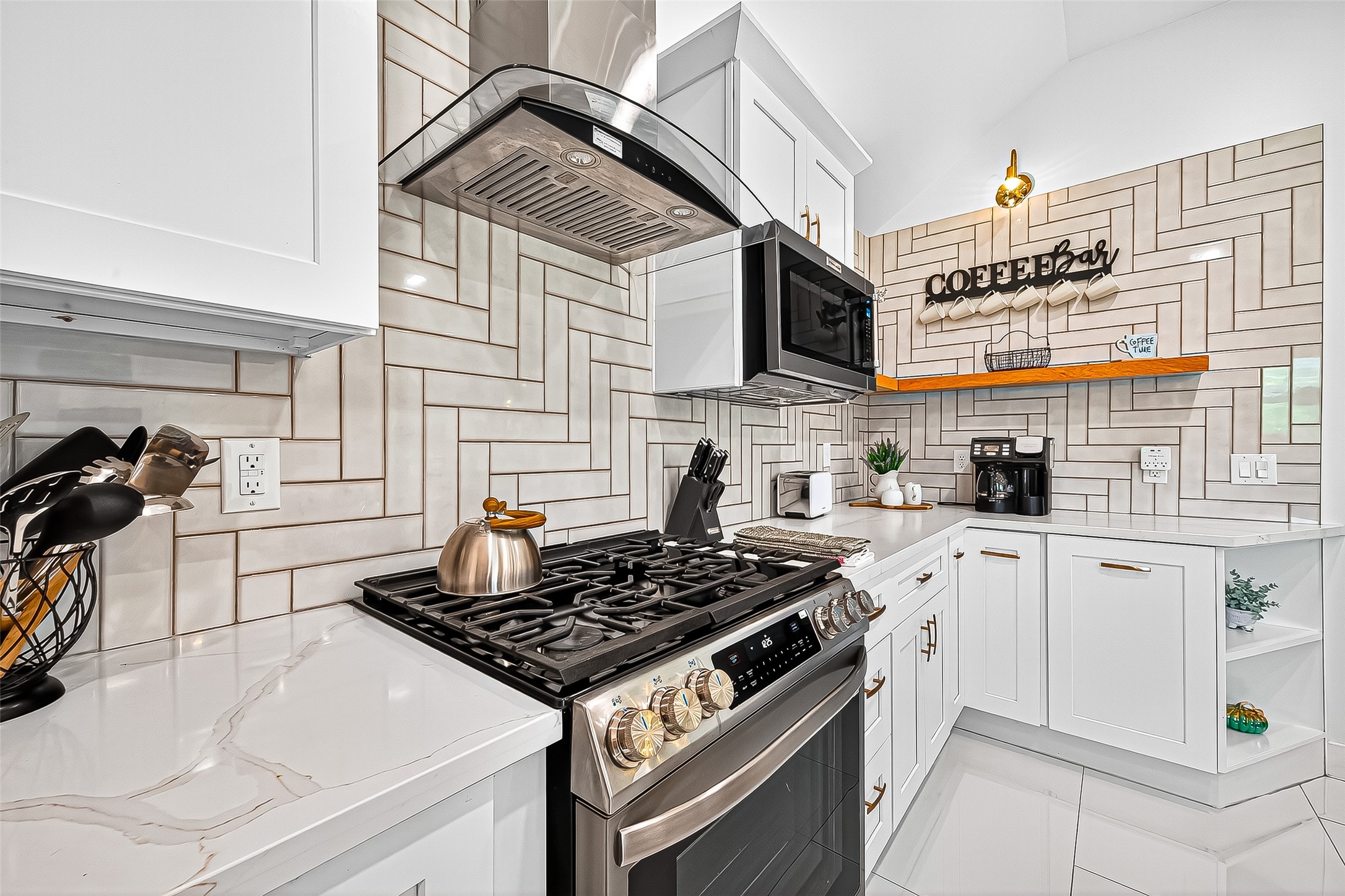 5121 Locust Street Bellaire, TX 77401 - Photo 15 of 43