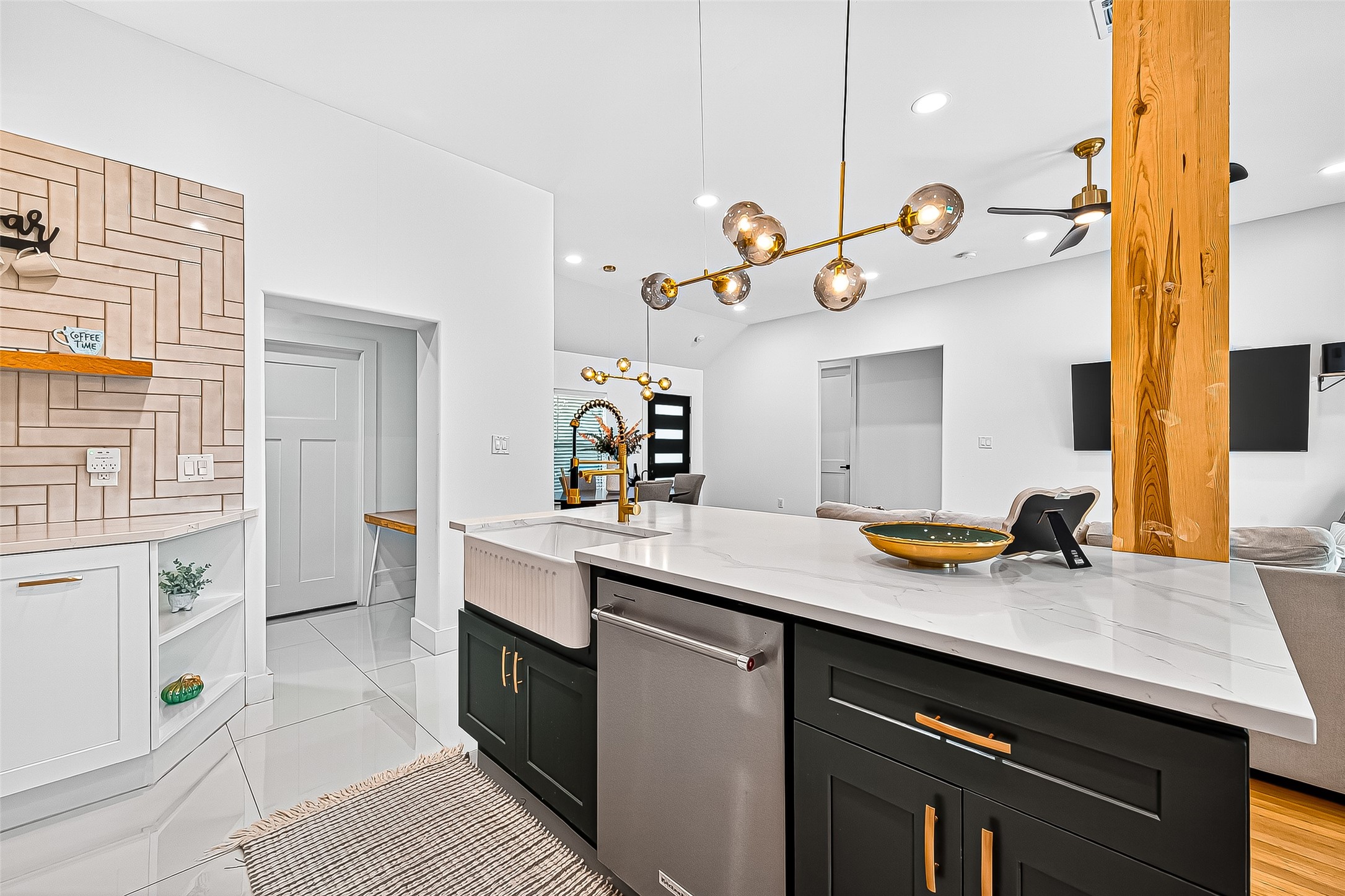 5121 Locust Street Bellaire, TX 77401 - Photo 23 of 43