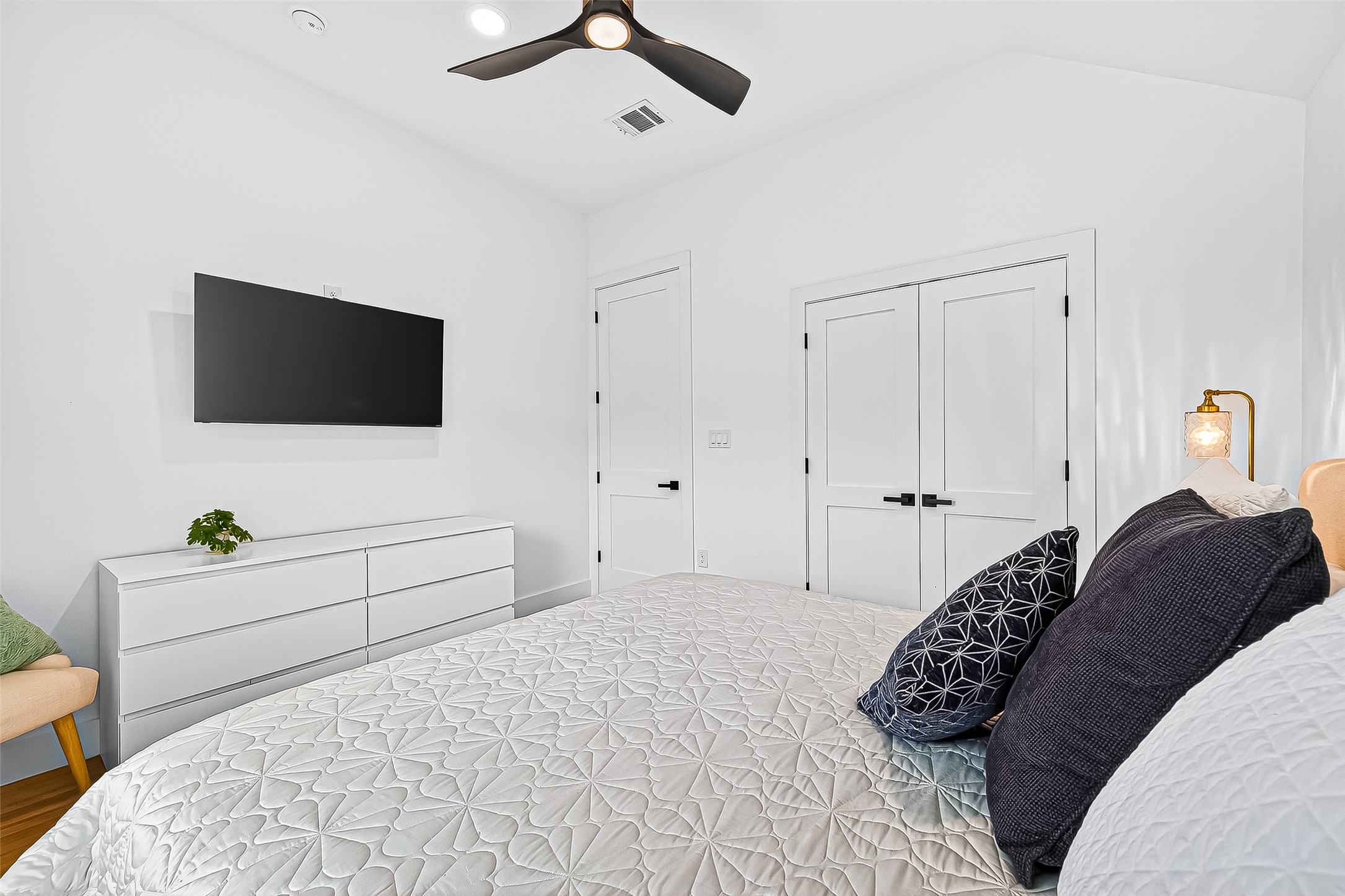 5121 Locust Street Bellaire, TX 77401 - Photo 30 of 43