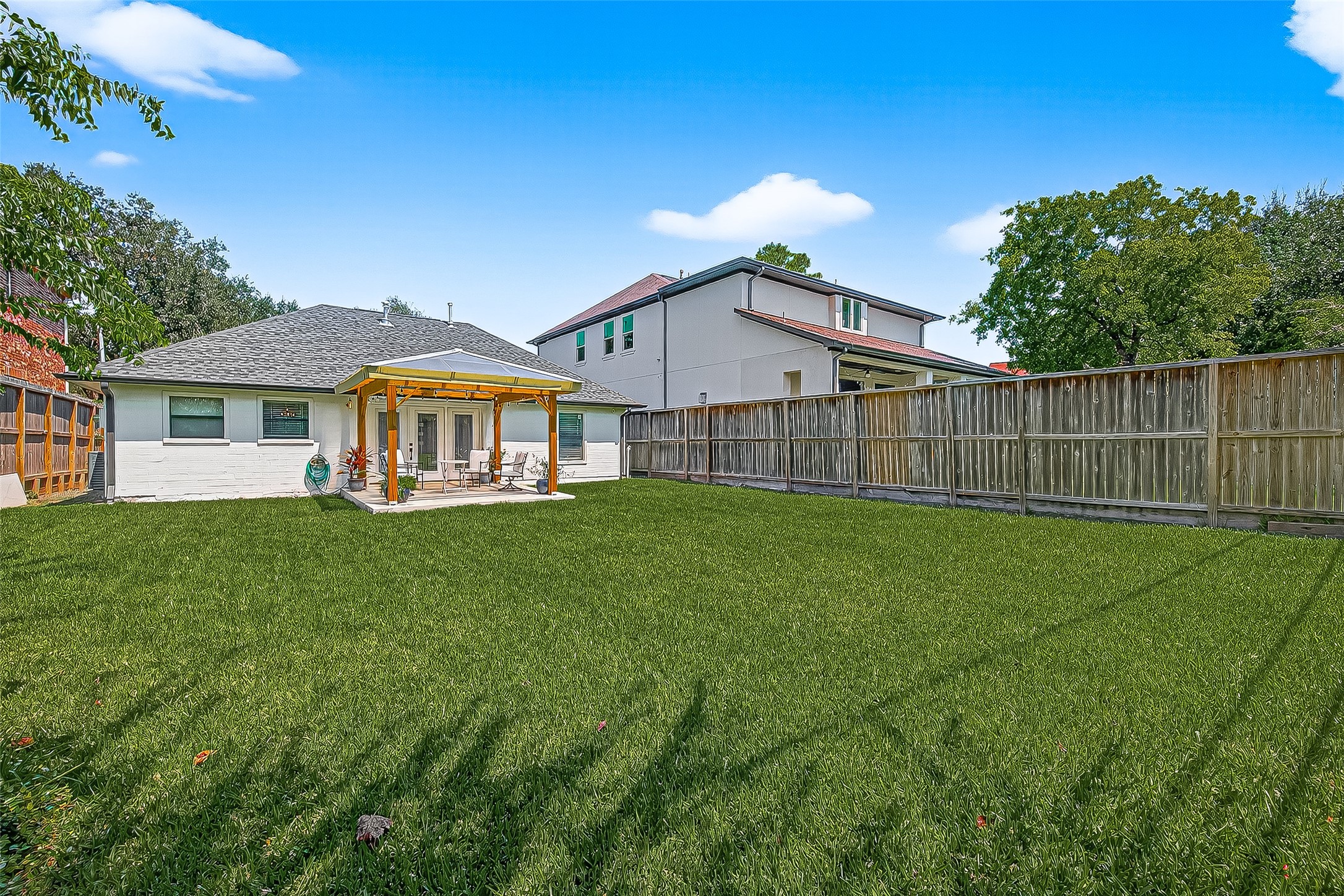 5121 Locust Street Bellaire, TX 77401 - Photo 40 of 43