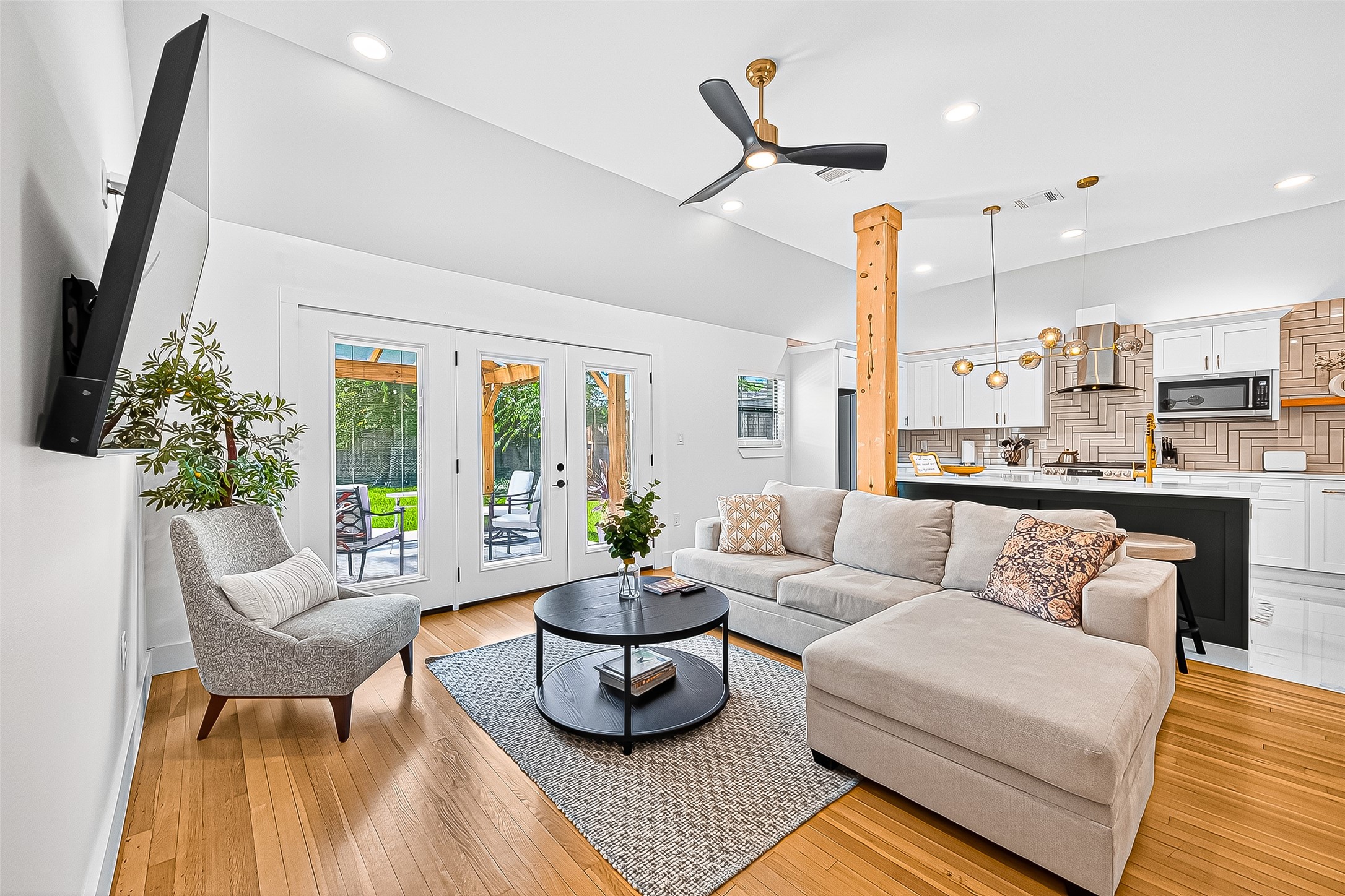 5121 Locust Street Bellaire, TX 77401 - Photo 9 of 43