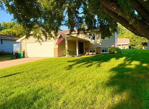 $290,000 | 1902 Brookside Drive, Albert Lea, MN 56007