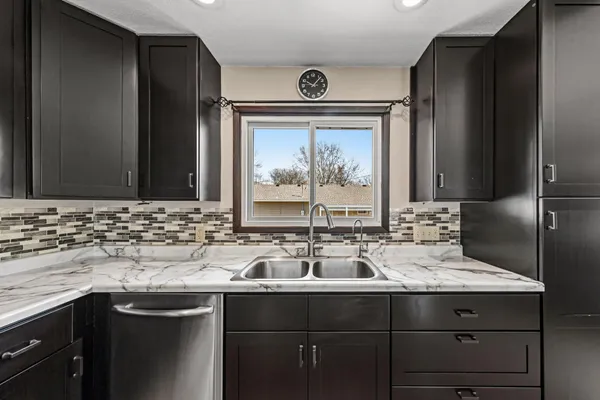 $290,000 | 1902 Brookside Drive, Albert Lea, MN 56007