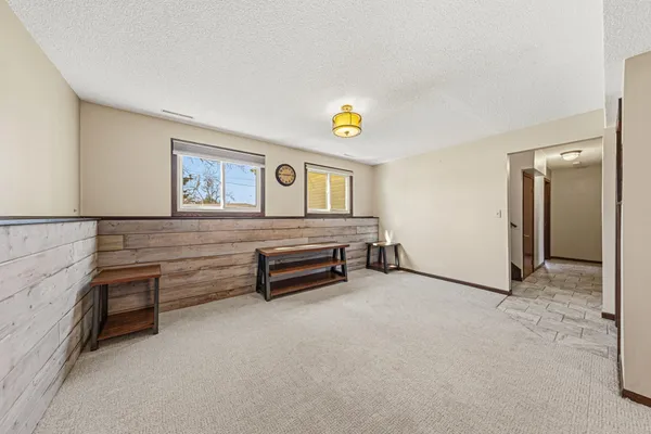 $290,000 | 1902 Brookside Drive, Albert Lea, MN 56007