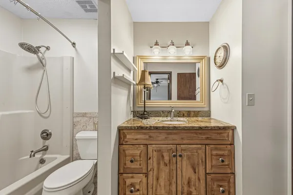 $290,000 | 1902 Brookside Drive, Albert Lea, MN 56007
