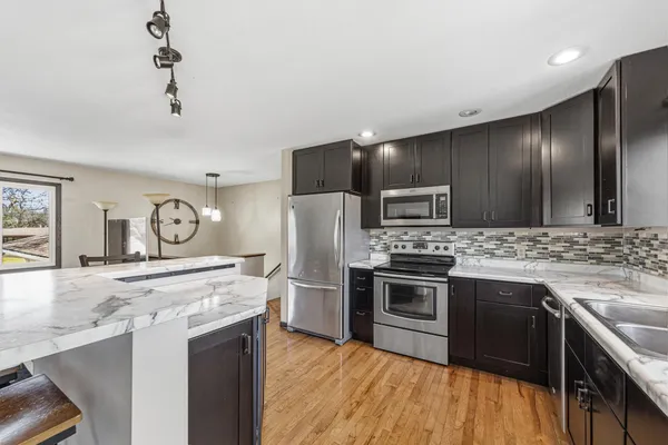 $290,000 | 1902 Brookside Drive, Albert Lea, MN 56007