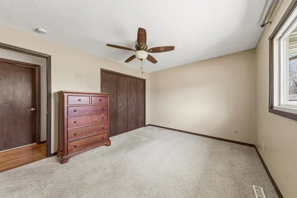 $290,000 | 1902 Brookside Drive, Albert Lea, MN 56007