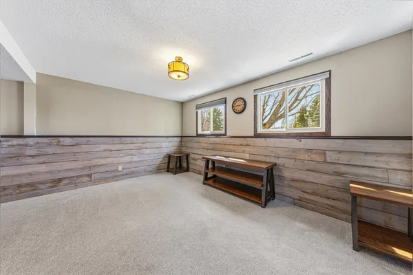 $290,000 | 1902 Brookside Drive, Albert Lea, MN 56007