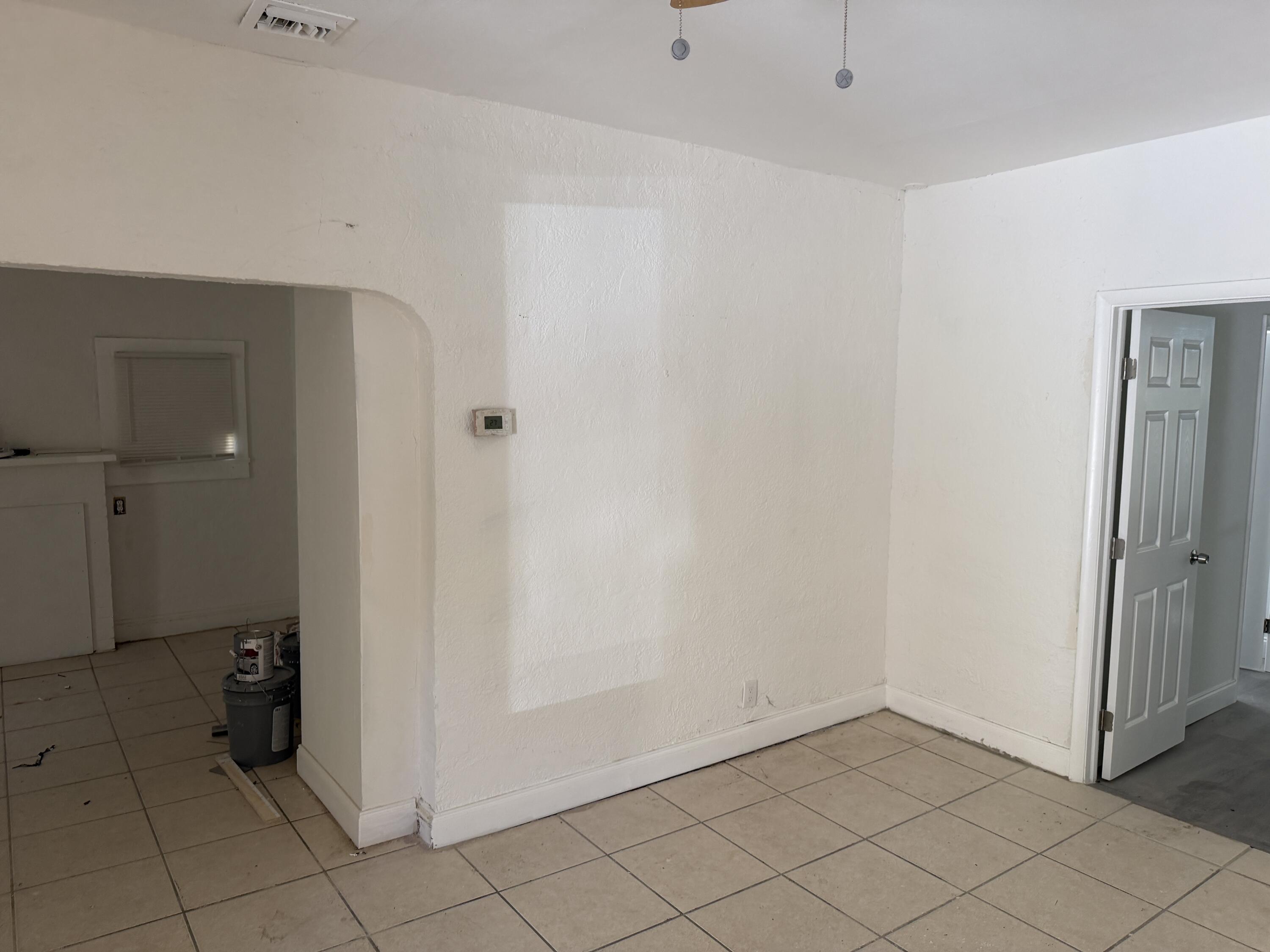 326 North 14th Street Fort Pierce, FL 34950 - Photo 3 of 10 IMG_0781