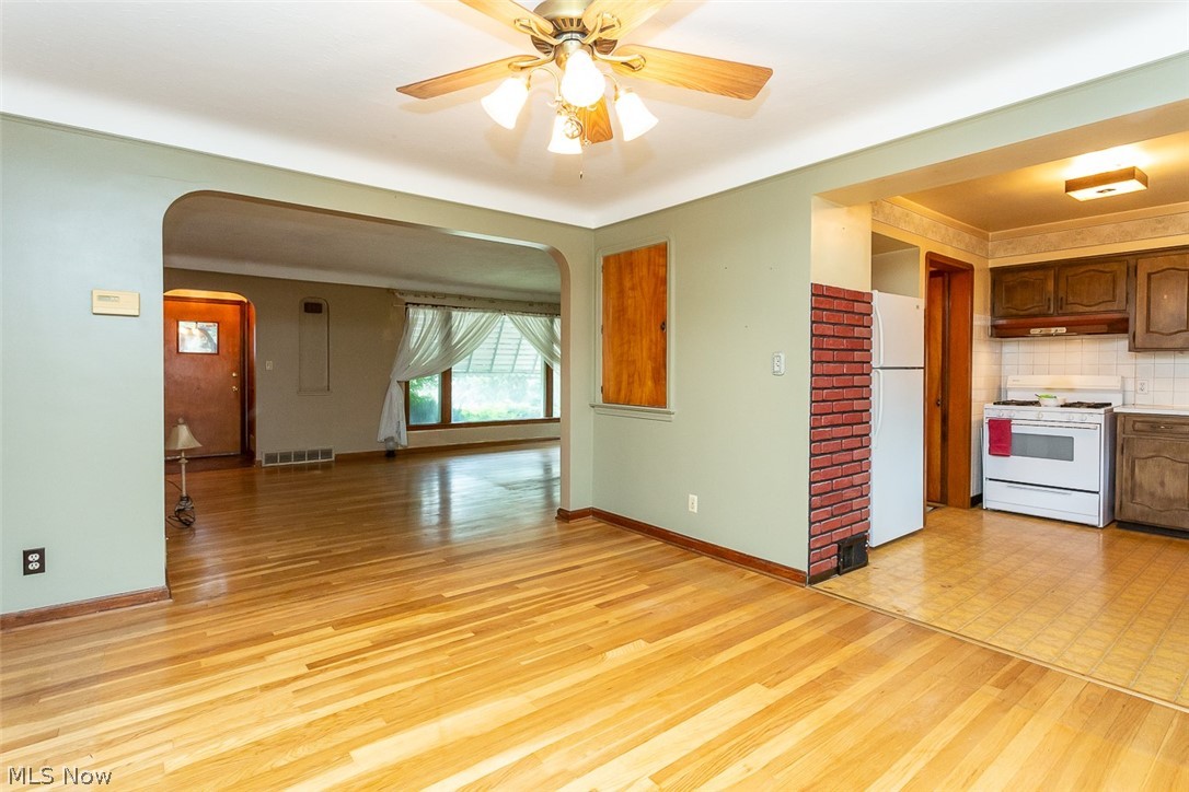 7011 Ridge Road Parma, OH 44129 - Photo 9 of 24