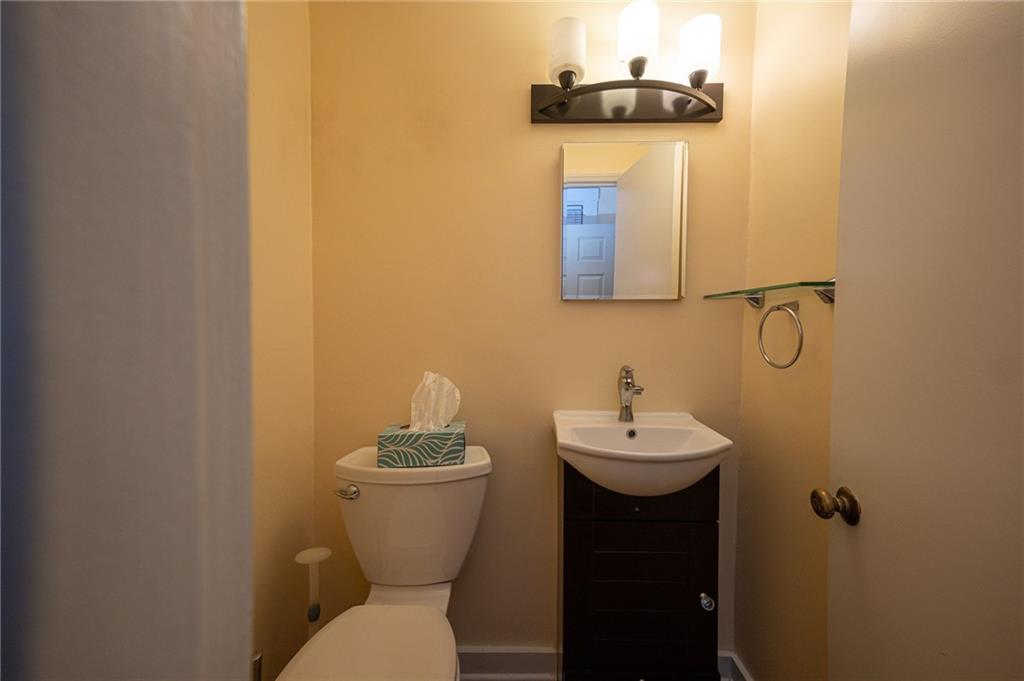 2928 Fernwald Road Pittsburgh, PA 15217 - Photo 11 of 48 Gallery Image 11