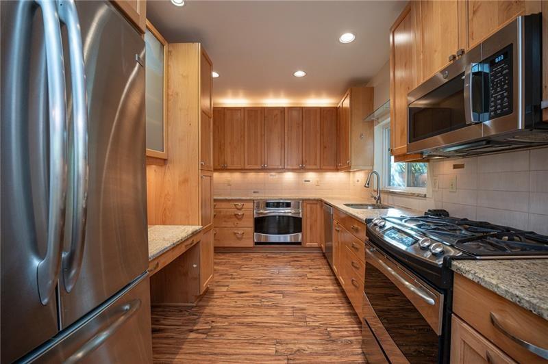 2928 Fernwald Road Pittsburgh, PA 15217 - Photo 19 of 48 Gallery Image 19